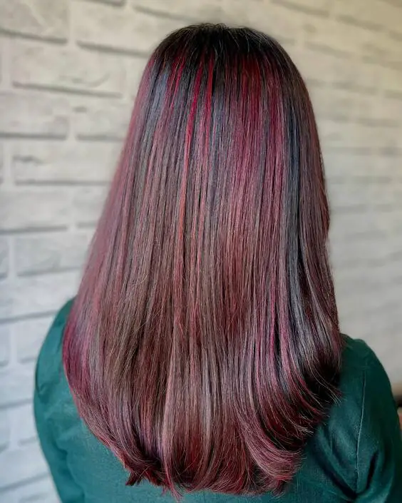 Summer Red Hair Trends 2024: Explore Bold Colors & Highlights