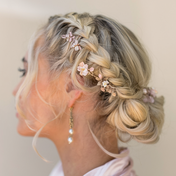 Spring Wedding Hairstyles: Elegant Looks for 2025 – Top Trends and Inspirations