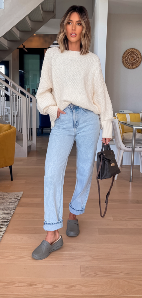 Preppy Spring Outfits 2025: Chic Knit Sweaters and Light Denim Ideas