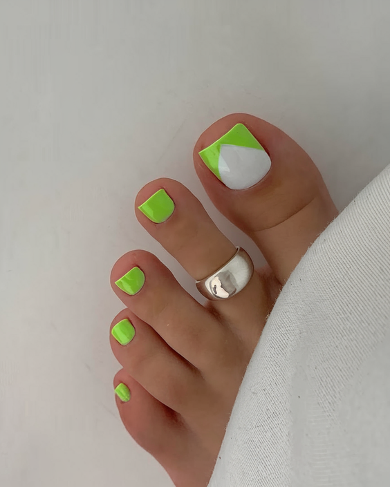 Spring Toe Nail Colors 2025 – Trendy Pedicure Ideas for the Season