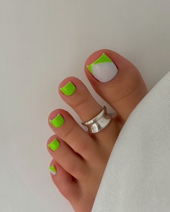 Spring Toe Nail Ideas 2025: Fresh Polish Colors & Designs