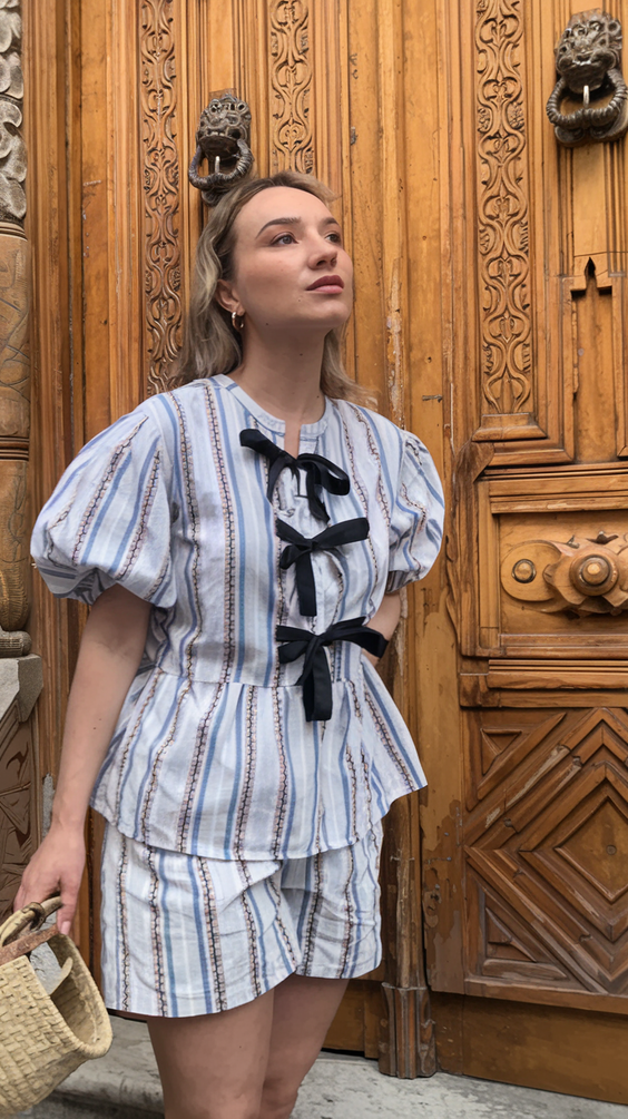 Spring Blouses Outfits 2025: The Best Trendy Looks for the Season