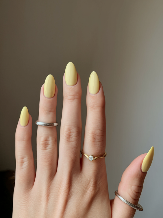 Brighten Your Look: Yellow Spring Nails Ideas for 2025 – Trendy and Vibrant