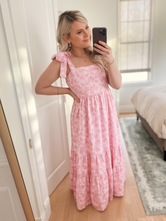 Easter Outfit Ideas 2025 – Trendy Looks for Spring Brunch & Celebrations