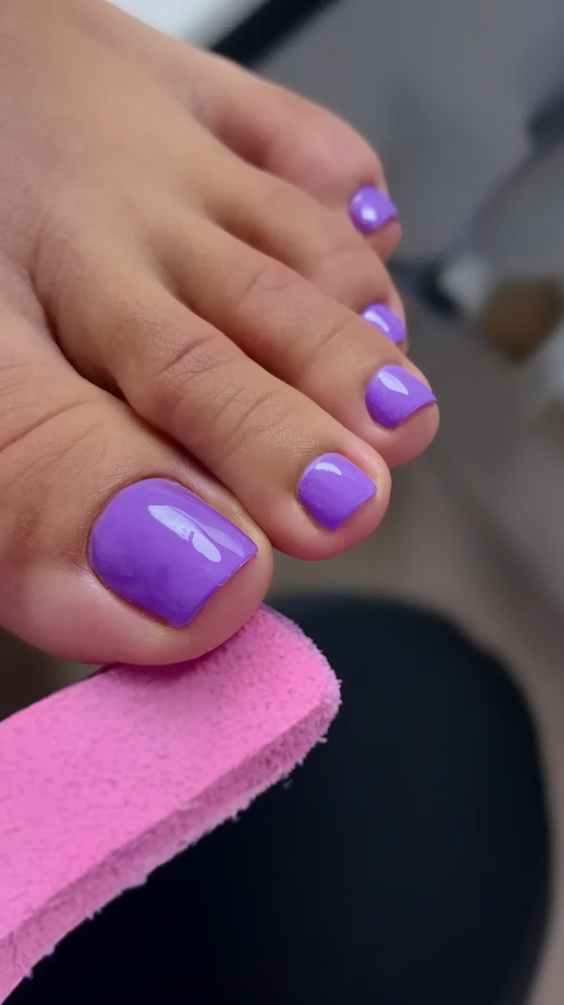 Spring Toe Nail Colors 2025 – Trendy Pedicure Ideas for the Season