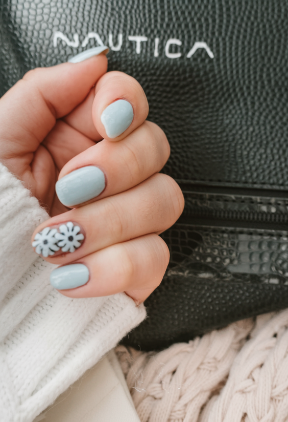 White Spring Nails Ideas 2025 – Trendy Pastel & Minimal Designs