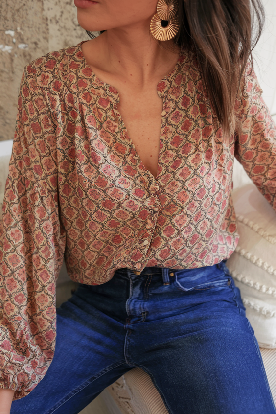 Spring Blouses Outfits 2025: The Best Trendy Looks for the Season