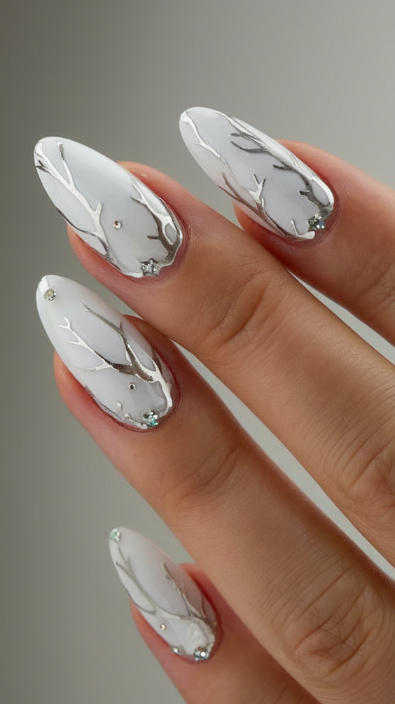 White Spring Nails Ideas 2025 – Trendy Pastel & Minimal Designs