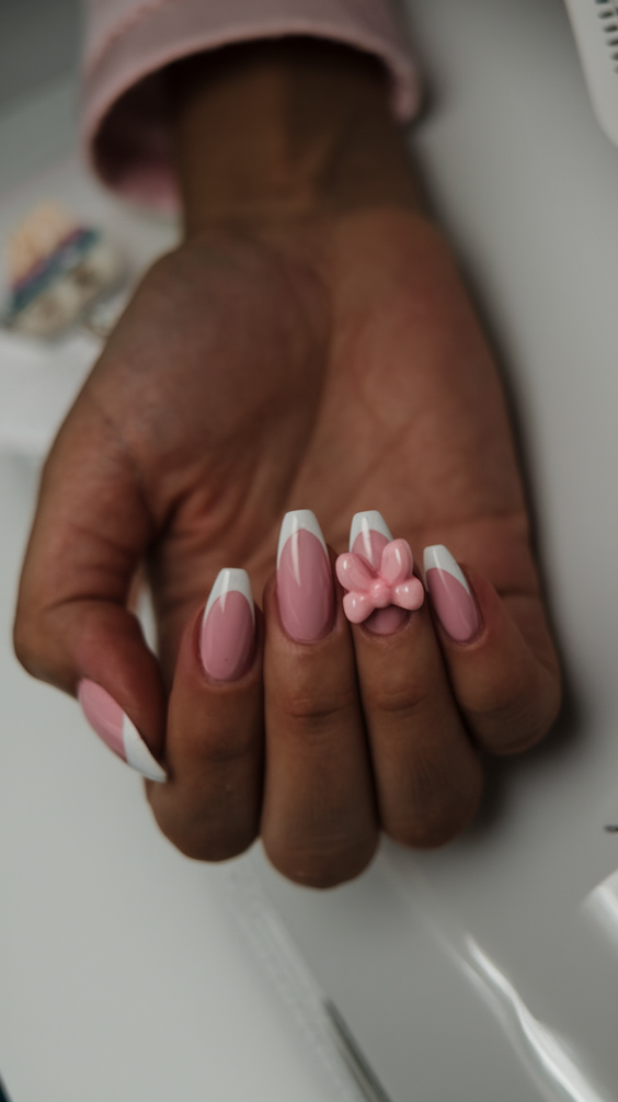 Spring Nude Nails 2025: Trendy Almond & Short Square Styles