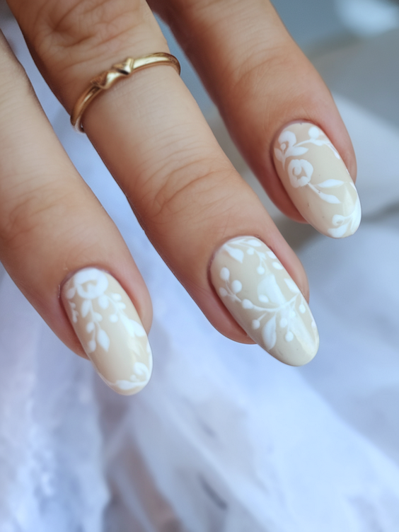 White Spring Nails Ideas 2025 – Trendy Pastel & Minimal Designs