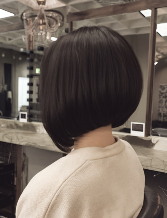 Discover the Latest Angled Bob Hairstyles 2025 - Explore New Trends and Styles!