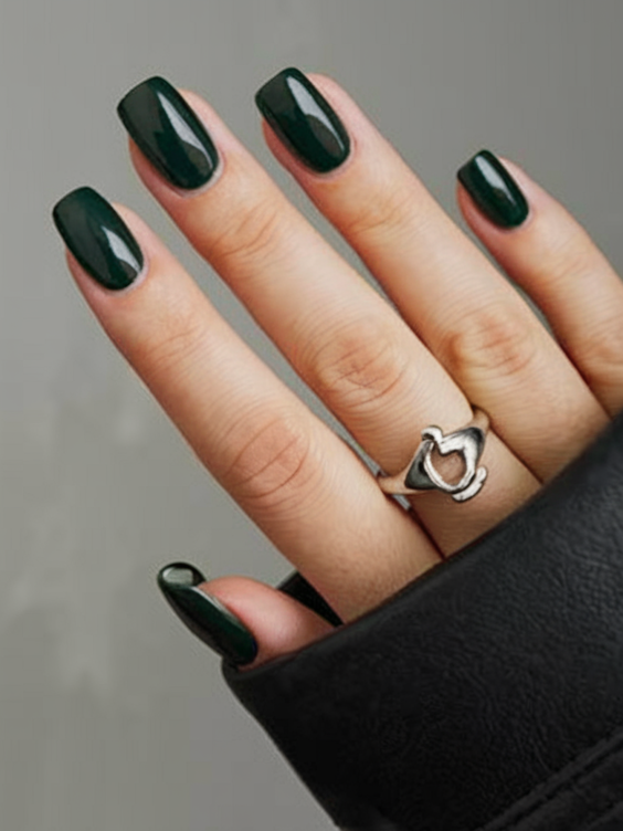 Graduation Nail Color Ideas 2025 – Stunning Solid and Colorful Styles