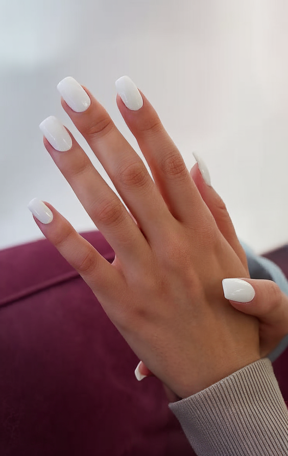 Summer White Nails Ideas 2025: Elegant Square and Almond Styles for Every Skin Tone