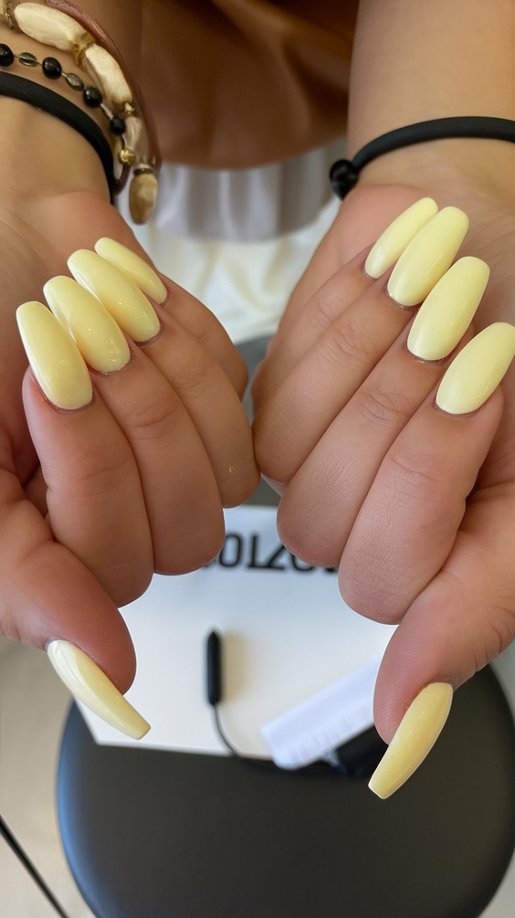 Vivid Neon Yellow Summer Nails Ideas 2025 for Every Skin Tone and Style
