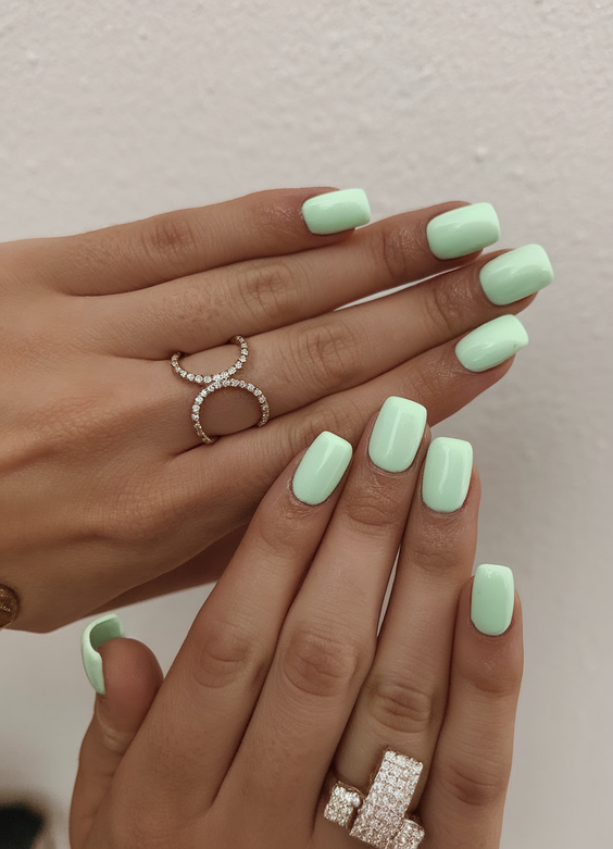 Simple Summer Nails Ideas 2025: Pastel, Neon & Solid Colors for Effortless Seasonal Manicure Inspiration