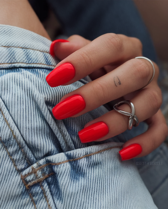 Bold and Glossy Summer Red Nail Ideas 2025 That Match Every Hair Outfit, Top, or Skirt You Wear