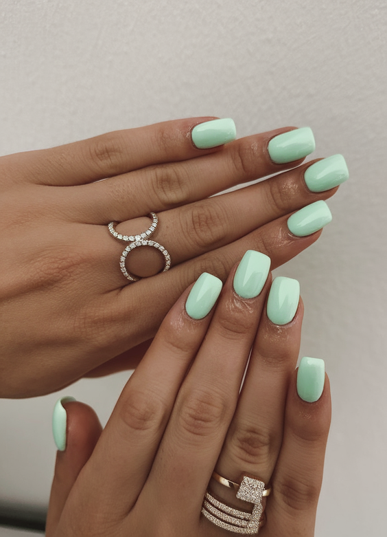 Pretty Summer Nails Ideas 2025 for Every Mood – Bold Colors, Pastels, and Simple Almond Designs