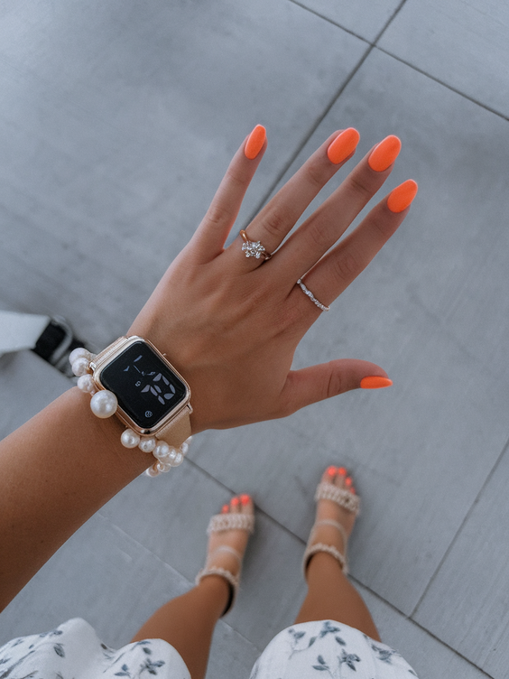 Simple Summer Nails Ideas 2025: Pastel, Neon & Solid Colors for Effortless Seasonal Manicure Inspiration