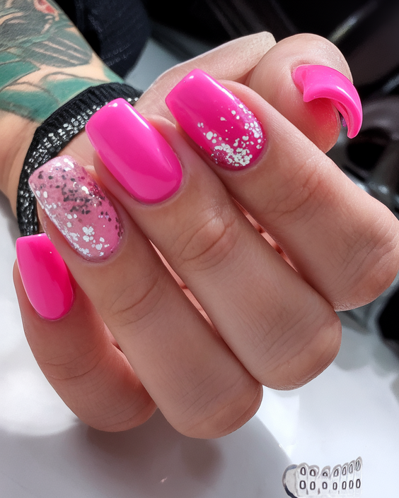 Summer Pink Nails Ideas 2025 to Match Your Skirt Outfit and Solid Gel Toenails for Vacation