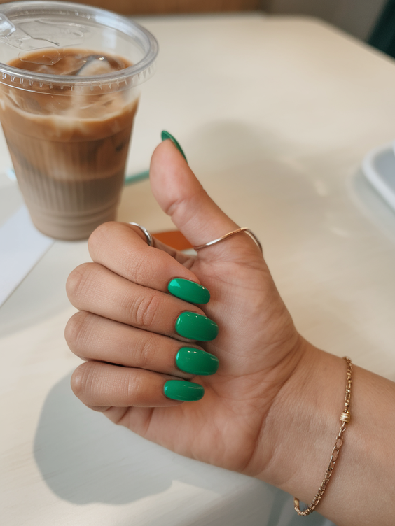 Summer Green Nails Ideas 2025: Bold Designs, Pretty Art, Simple Square, Neon Colors, and Almond Shape Trends