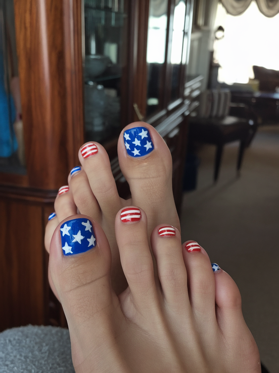 4th of July Pedicure Ideas 2025: Patriotic Designs for Your Summer Toes