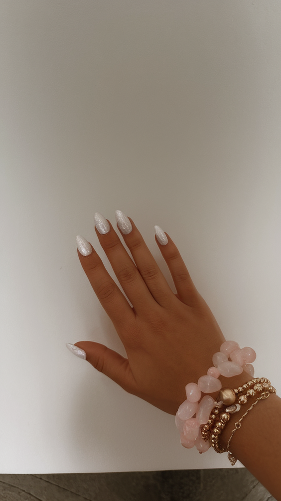 Summer White Nails Ideas 2025: Elegant Square and Almond Styles for Every Skin Tone
