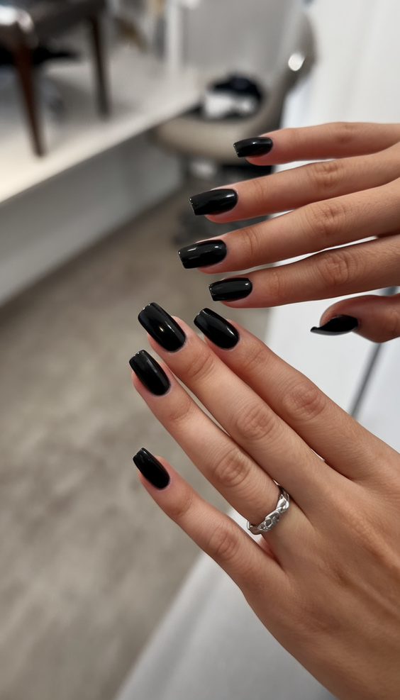 Summer Black Nails Ideas 2025 That Are Short, Trendy, and Totally Wearable for All Skin Tones