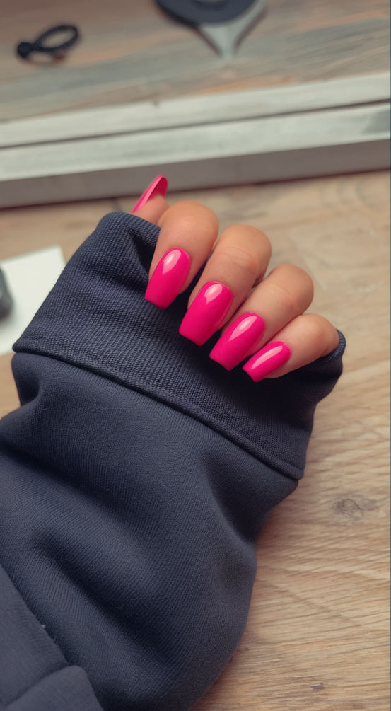 Pretty Summer Nails Ideas 2025 for Every Mood – Bold Colors, Pastels, and Simple Almond Designs
