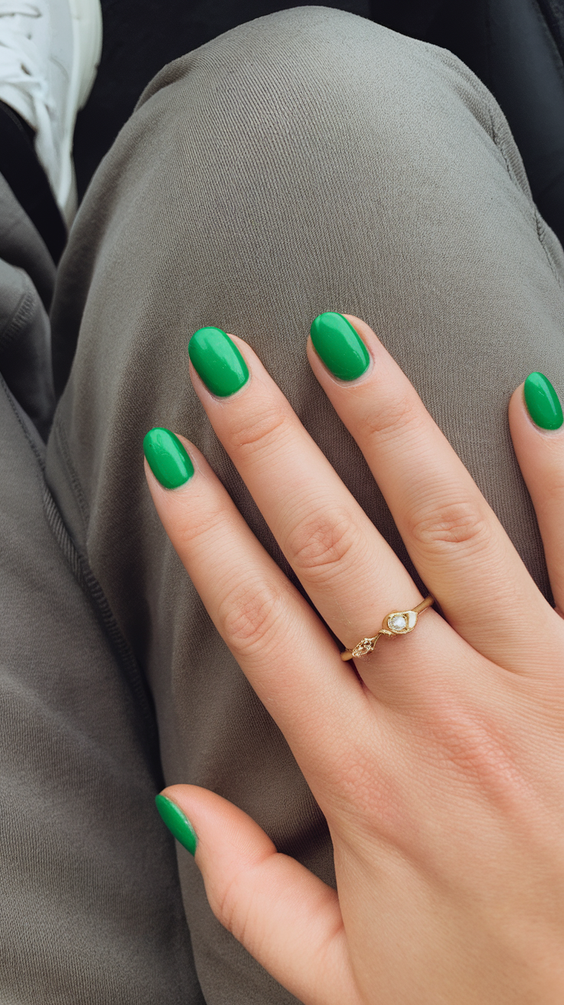 Summer Green Nails Ideas 2025: Bold Designs, Pretty Art, Simple Square, Neon Colors, and Almond Shape Trends