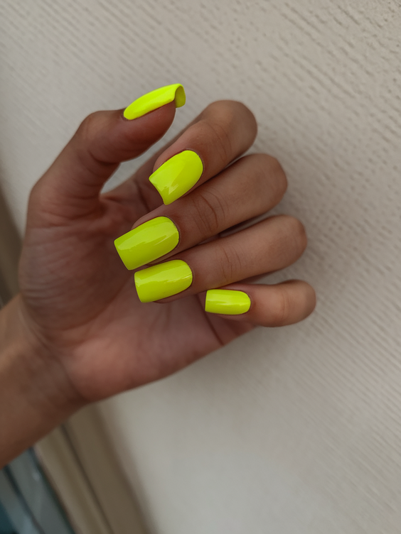 Vivid Neon Yellow Summer Nails Ideas 2025 for Every Skin Tone and Style