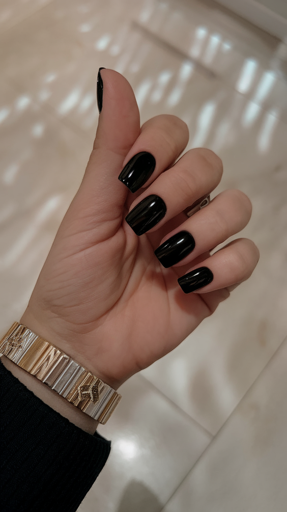 Summer Black Nails Ideas 2025 That Are Short, Trendy, and Totally Wearable for All Skin Tones