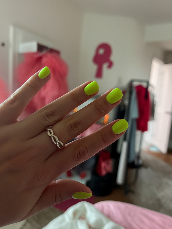 Summer Green Nails Ideas 2025: Bold Designs, Pretty Art, Simple Square, Neon Colors, and Almond Shape Trends