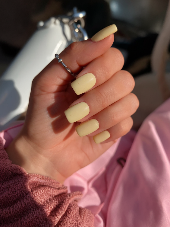 Vivid Neon Yellow Summer Nails Ideas 2025 for Every Skin Tone and Style