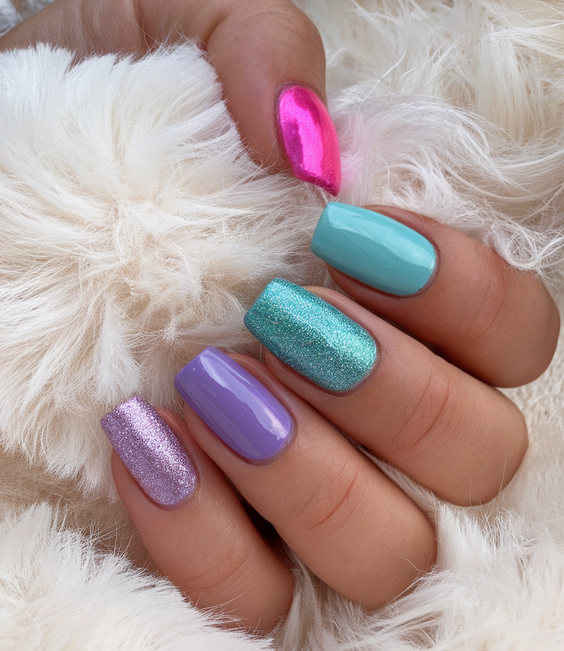 Chic Summer Nails 2025: Short Styles with Glossy Pastels and Easy Polygel Looks