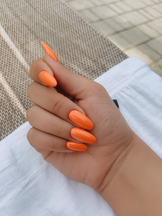 Pretty Summer Nails Ideas 2025 for Every Mood – Bold Colors, Pastels, and Simple Almond Designs