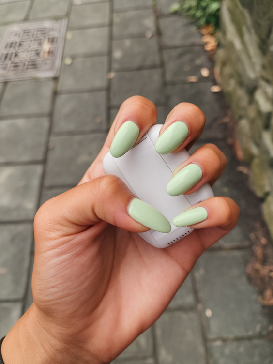 Summer Green Nails Ideas 2025: Bold Designs, Pretty Art, Simple Square, Neon Colors, and Almond Shape Trends