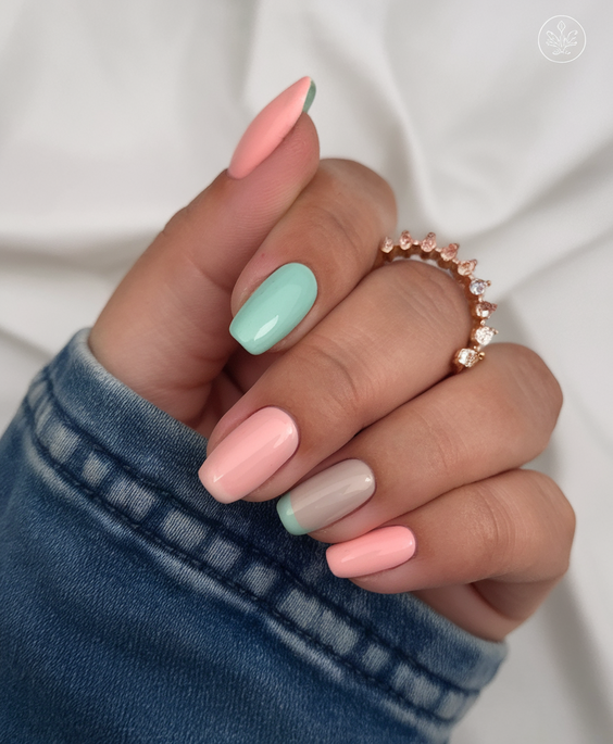 Summer Nail Design Ideas 2025: Bold Colors, Ombre Styles, and Classy Pink Acrylic Inspirations