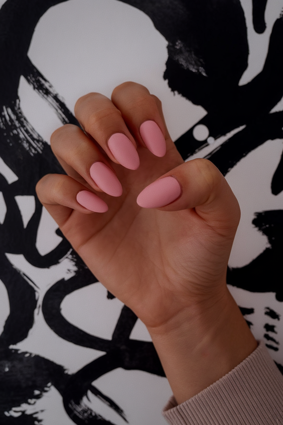 Simple Round Nails for Summer 2025 – Inspo for Gel, Acrylic, and Dip Designs That Last