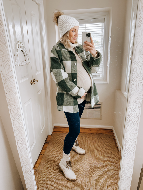 Fall Outfits for Pregnant Women 2025: Cozy Dresses, Leggings Looks, and Stylish Layering Ideas