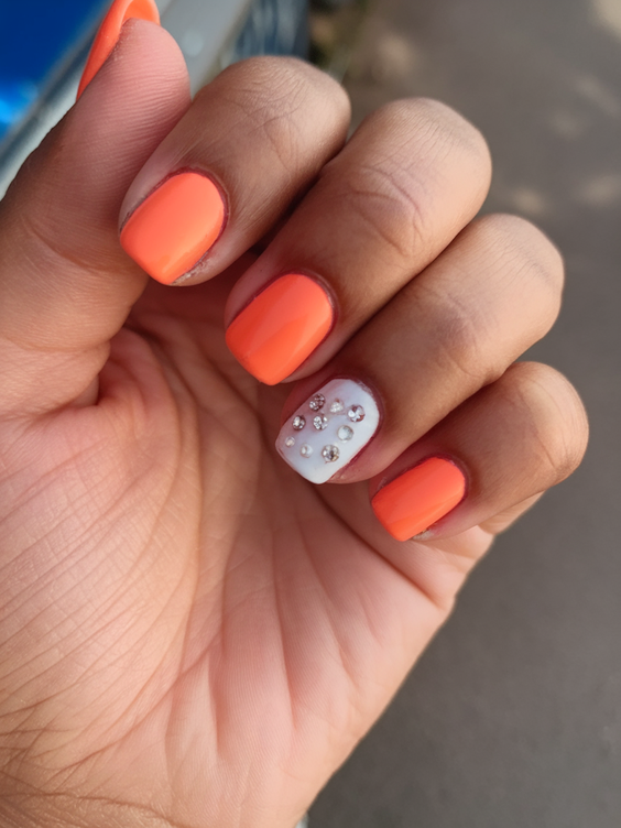 Chic Blue Swirl Nails for Your First Day of School Style 2025