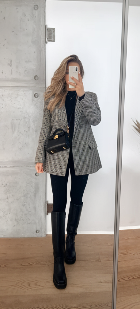 Must-Try Outfits Combinations for Fall 2025: Chic Layering and Trendy Color Ideas This Season