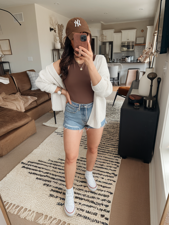 Effortless August Outfits Women Will Love in 2025
