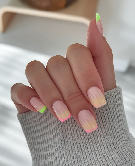 Chic Blue Swirl Nails for Your First Day of School Style 2025