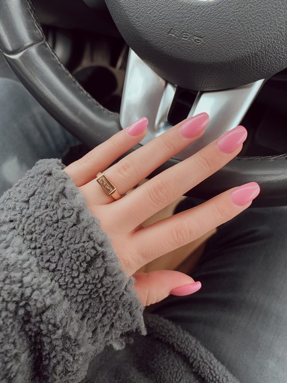 Simple Round Nails for Summer 2025 – Inspo for Gel, Acrylic, and Dip Designs That Last