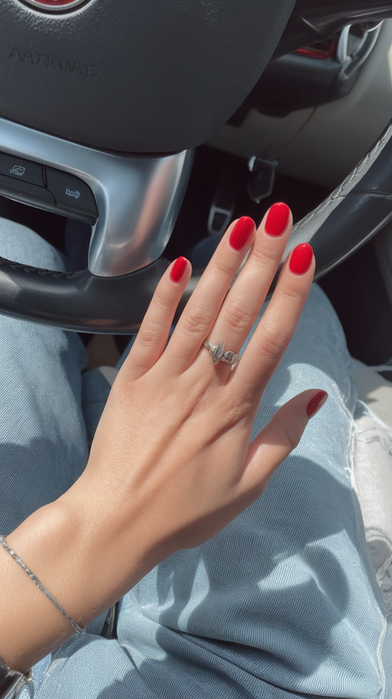 Simple Round Nails for Summer 2025 – Inspo for Gel, Acrylic, and Dip Designs That Last
