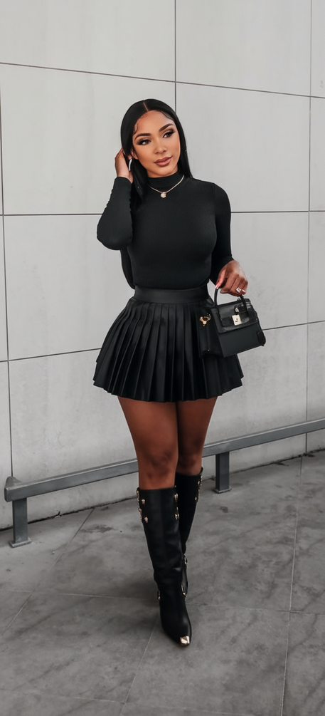 Fall Skirt Outfits 2025: Trendy Ways to Style Skirts for Autumn