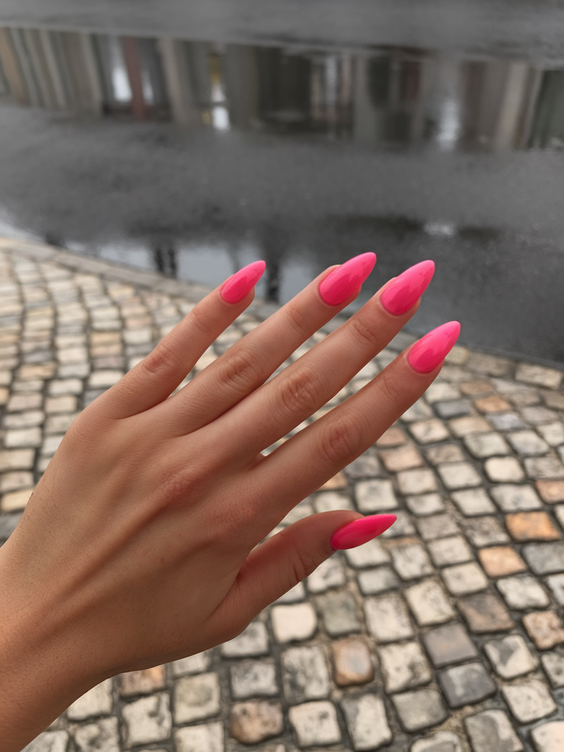 Simple Round Nails for Summer 2025 – Inspo for Gel, Acrylic, and Dip Designs That Last