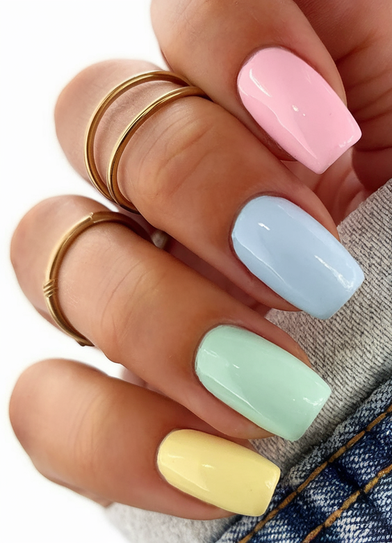 Chic Blue Swirl Nails for Your First Day of School Style 2025