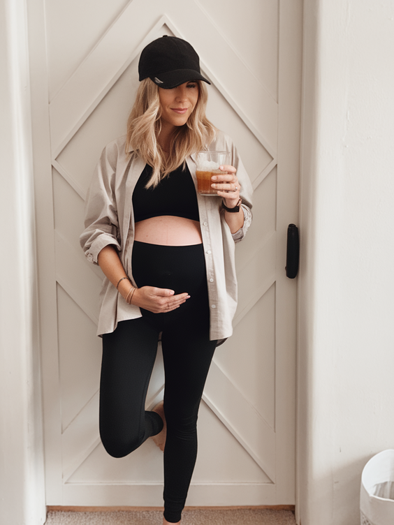 Fall Outfits for Pregnant Women 2025: Cozy Dresses, Leggings Looks, and Stylish Layering Ideas