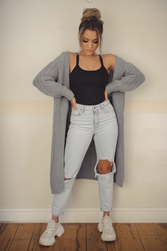 Fall 2025 Casual Outfits for Women Over 30: Effortless Capsule Wardrobe Ideas and Autumn Fashion Tips